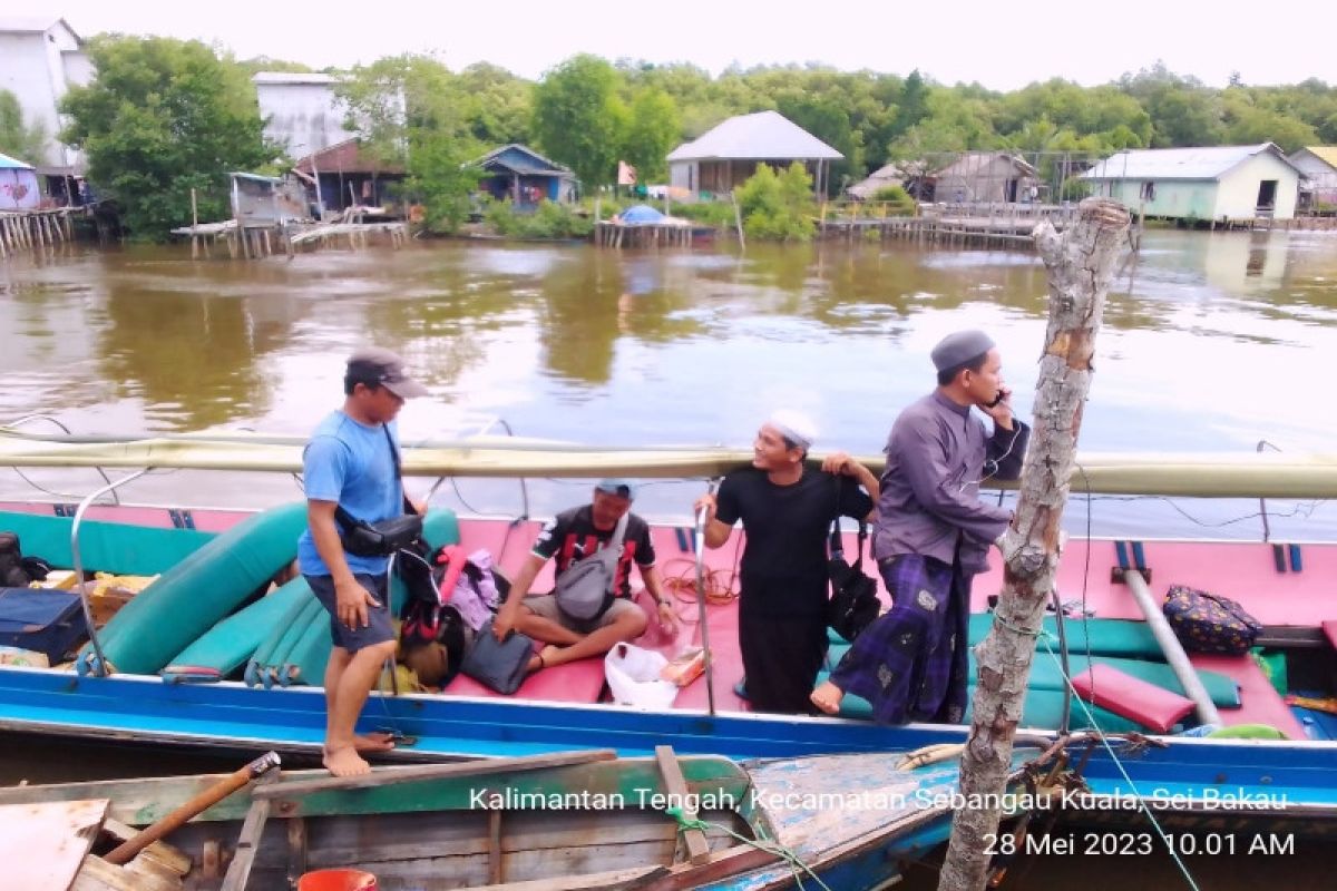 Kapal Mendawai Express dihantam gelombang tinggi di pesisir laut Pulang Pisau