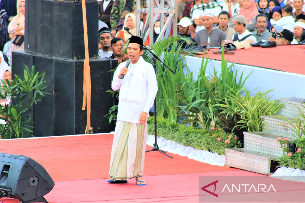 Ribuan masyarakat Pasbar hadiri tabligh akbar UAS