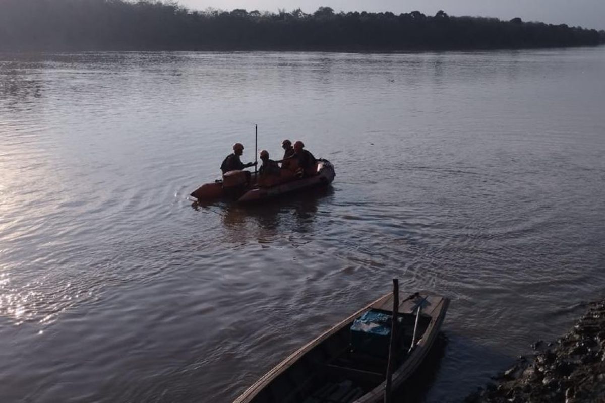 Sempat hilang, seorang ABK ditemukan lemas di pinggir sungai