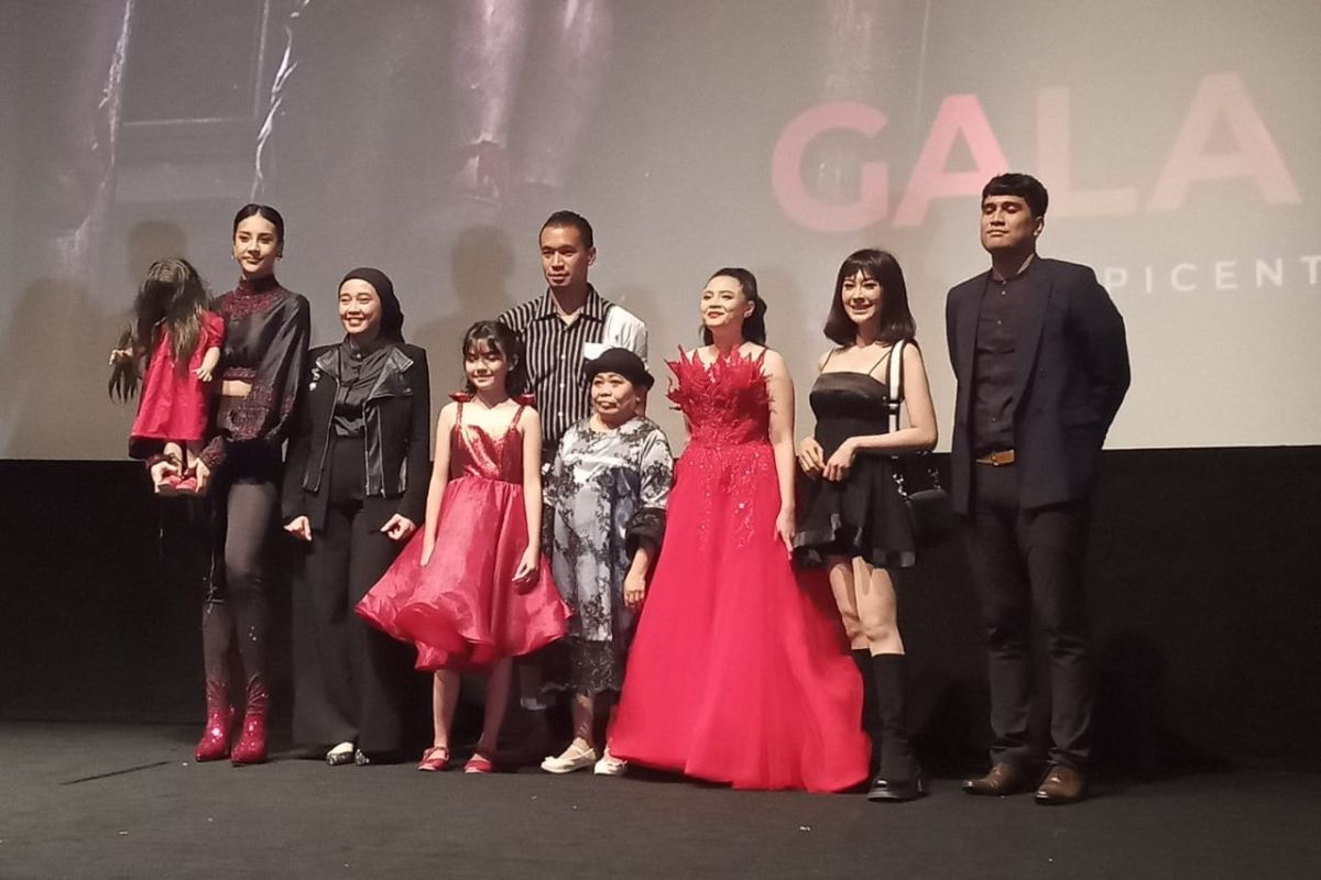 Kisah teror arwah jahat dalam sebuah boneka di film horor "Spirit Doll"