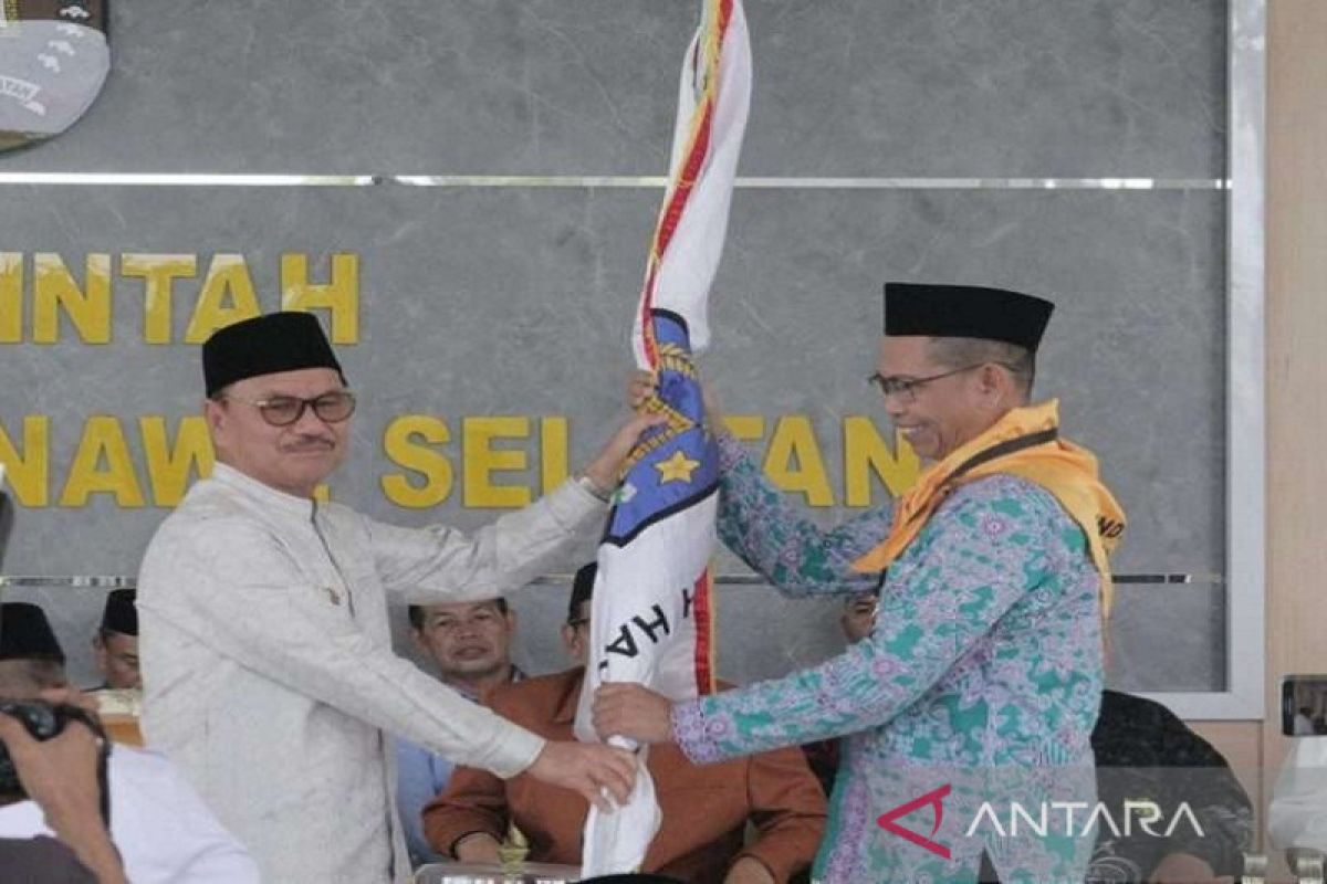 Bupati Konawe Selatan lepas 73 Orang calon haji