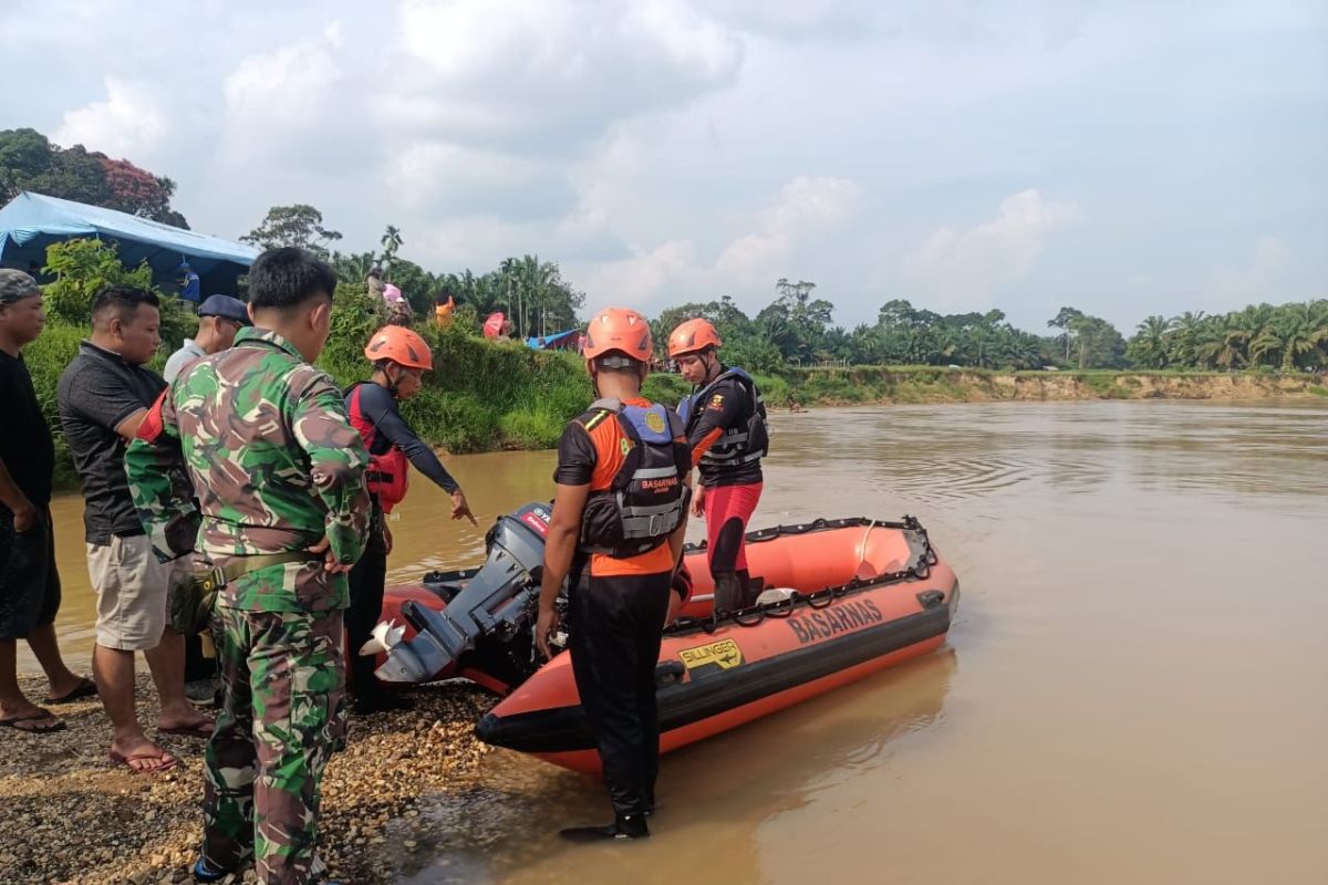 Bocah perempuan ditemukan meninggal terapung di sungai