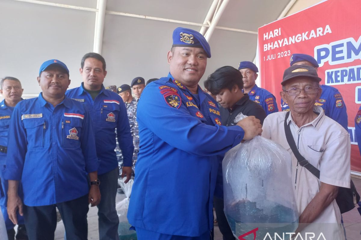 Nelayan NTB dapat bantuan ribuan bibit ikan dari DKP-Polda