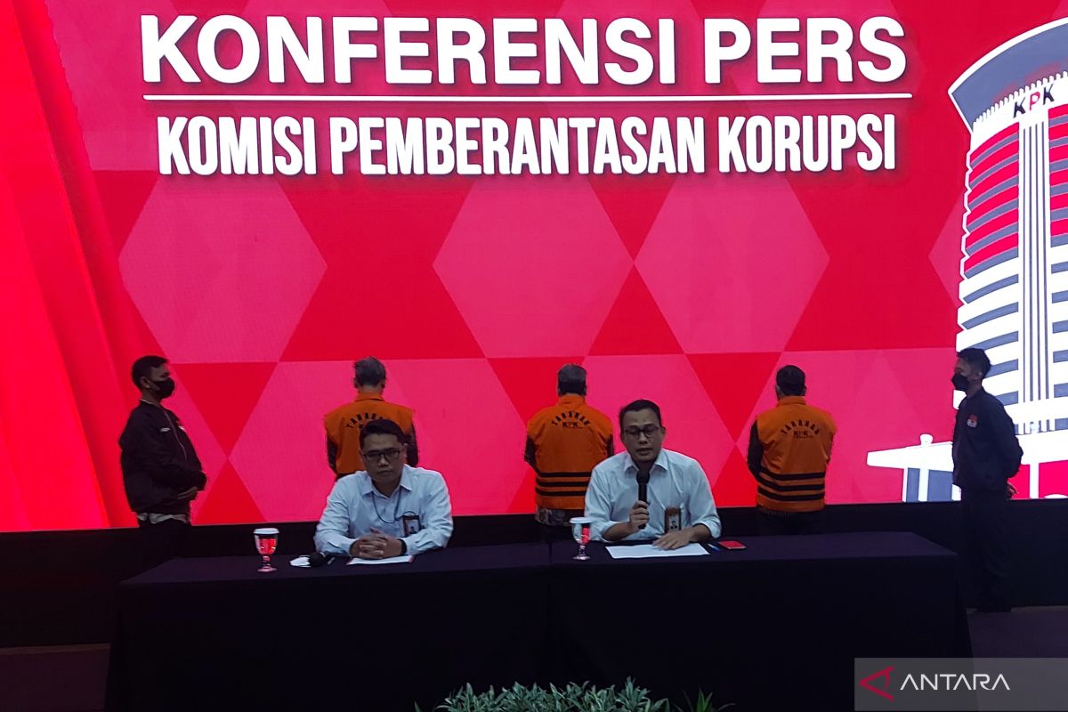 Tiga tersangka suap jual beli jabatan di Kabupaten Pemalang ditahan KPK