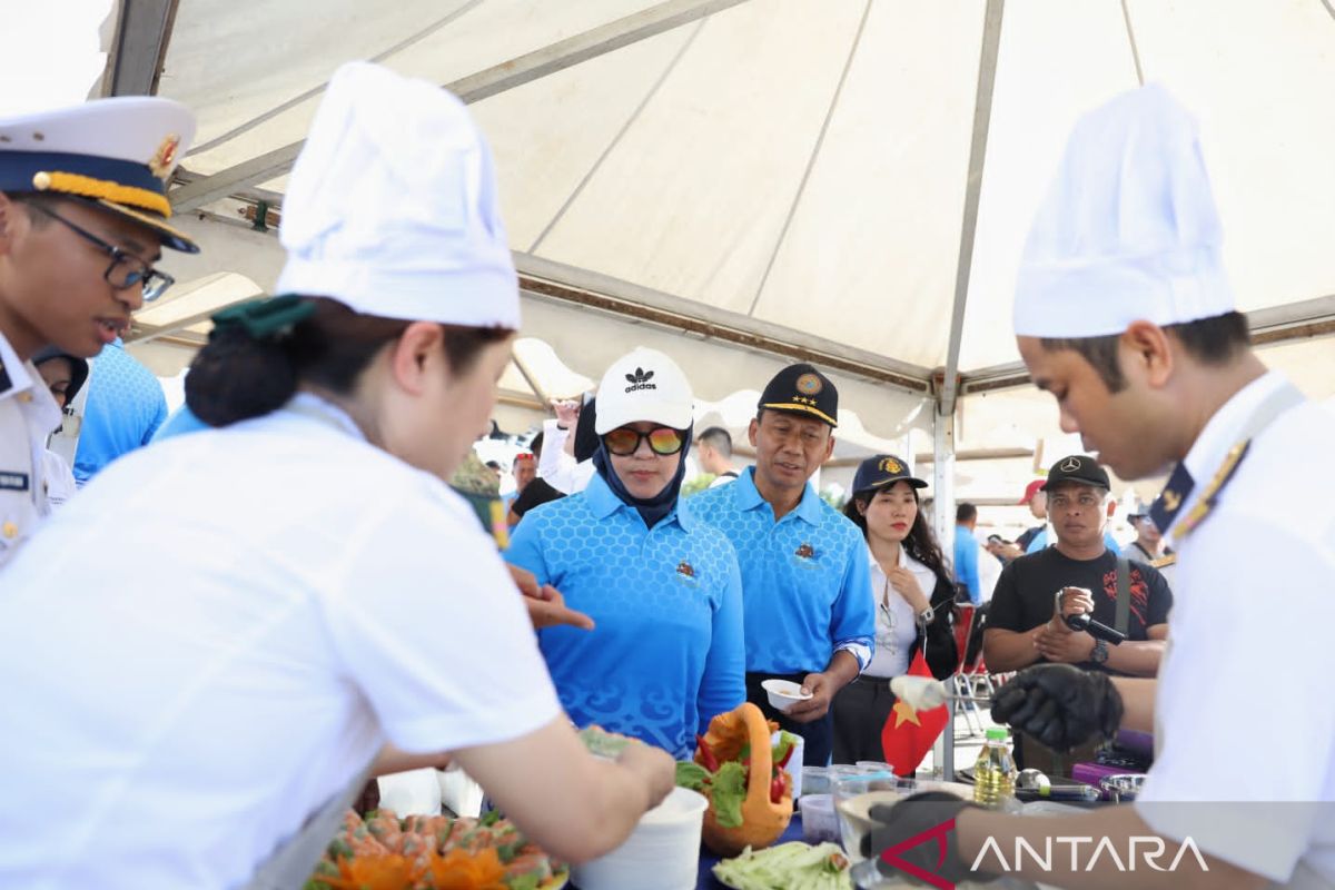 Sejumlah delegasi negara sahabat perkenalkan makanan khasnya di MNEK 2023