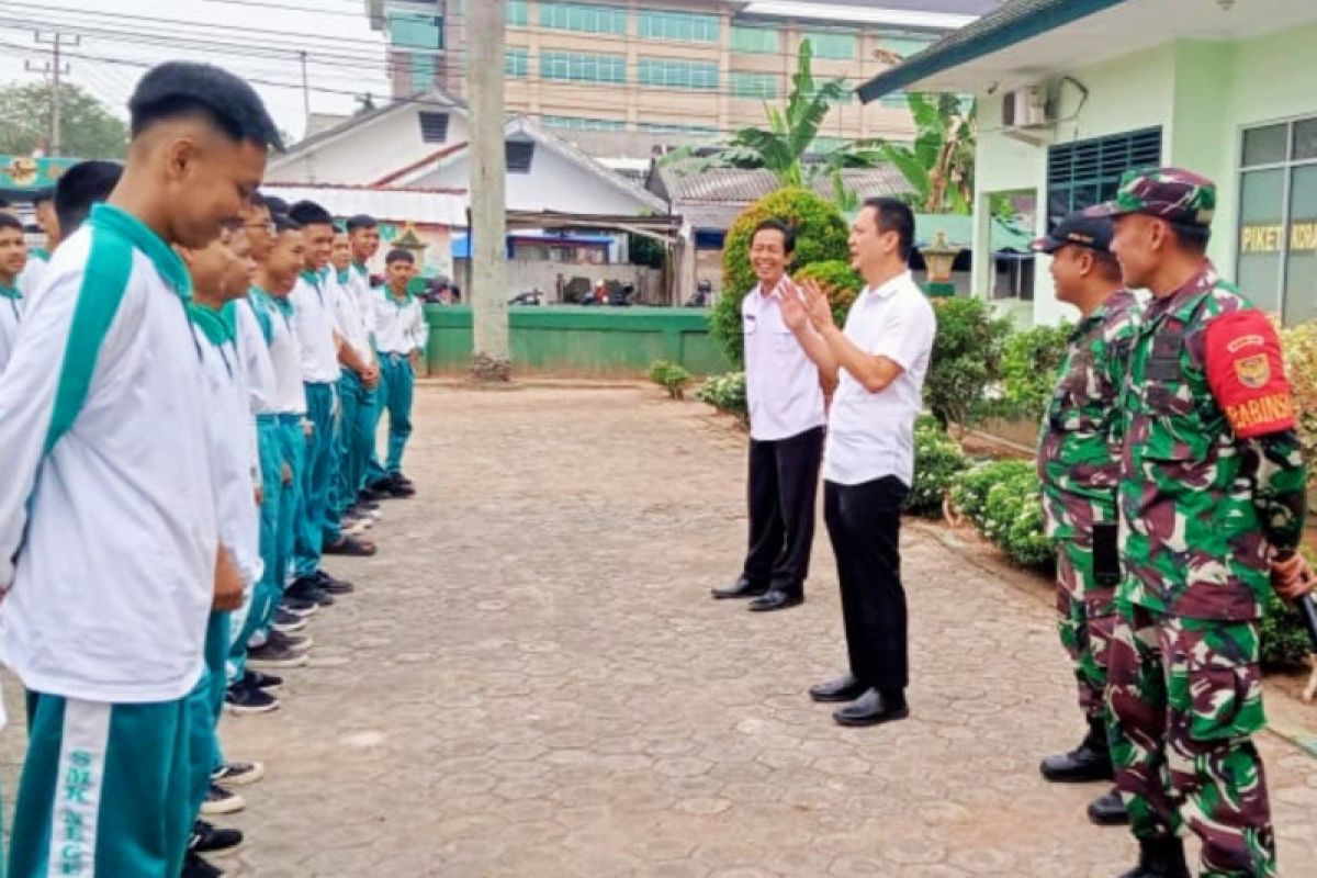 Koramil 411-01/Metro berikan pembinaan kepada siswa bandel