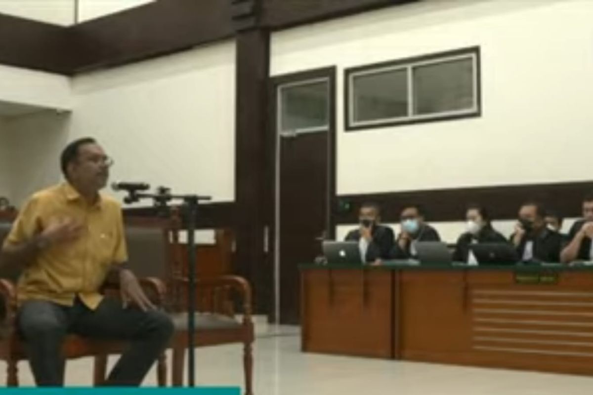 Luhut Binsar Pandjaitan hadiri sidang Haris dan Fatia