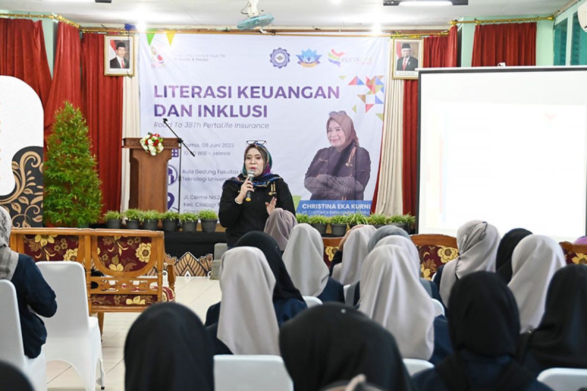 PertaLife Insurance tingkatkan literasi keuangan mahasiswa di  Cilacap