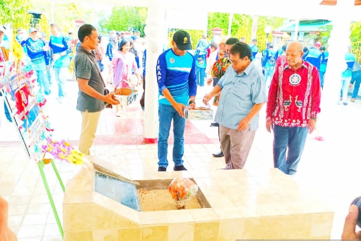 IKAPTK ziarah kebangsaan ke makam pahlawan Nasional Frans Kaisiepo