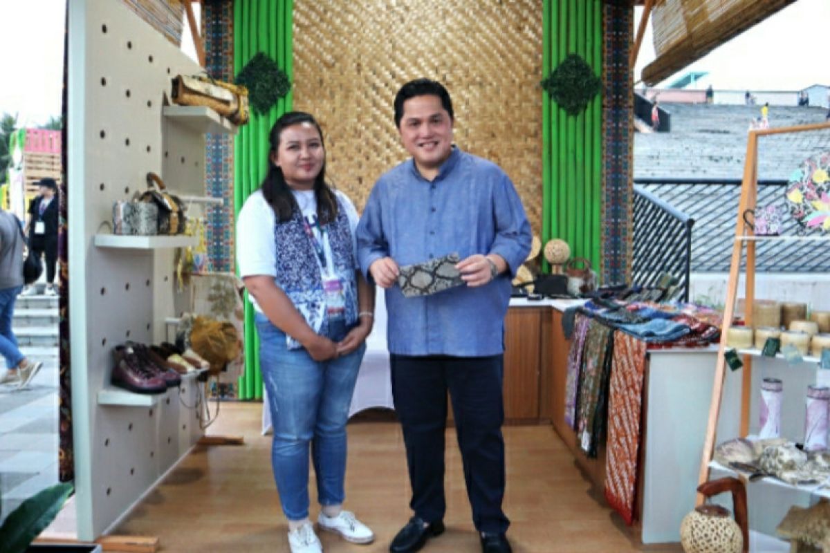 Ula Leather, UMKM Rembang binaan Semen Gresik, yang diapresiasi Erick Tohir