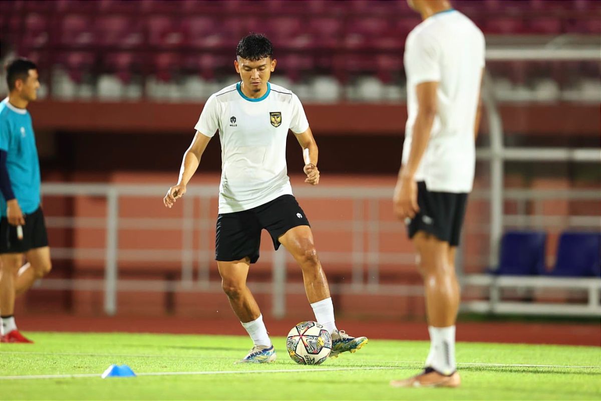 Dendy Sulistyawan puji kondisi Stadion GBT