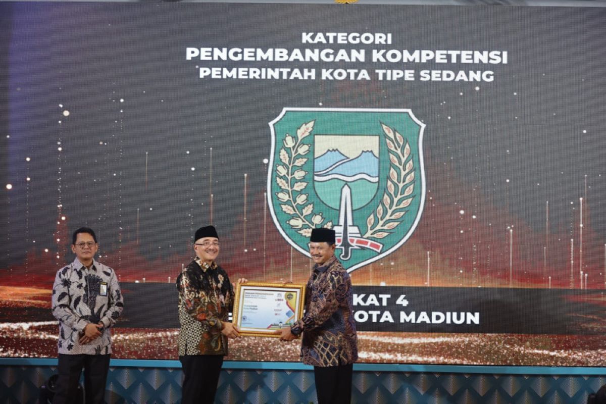 Madiun meraih penghargaan ajang BKN Award 2023