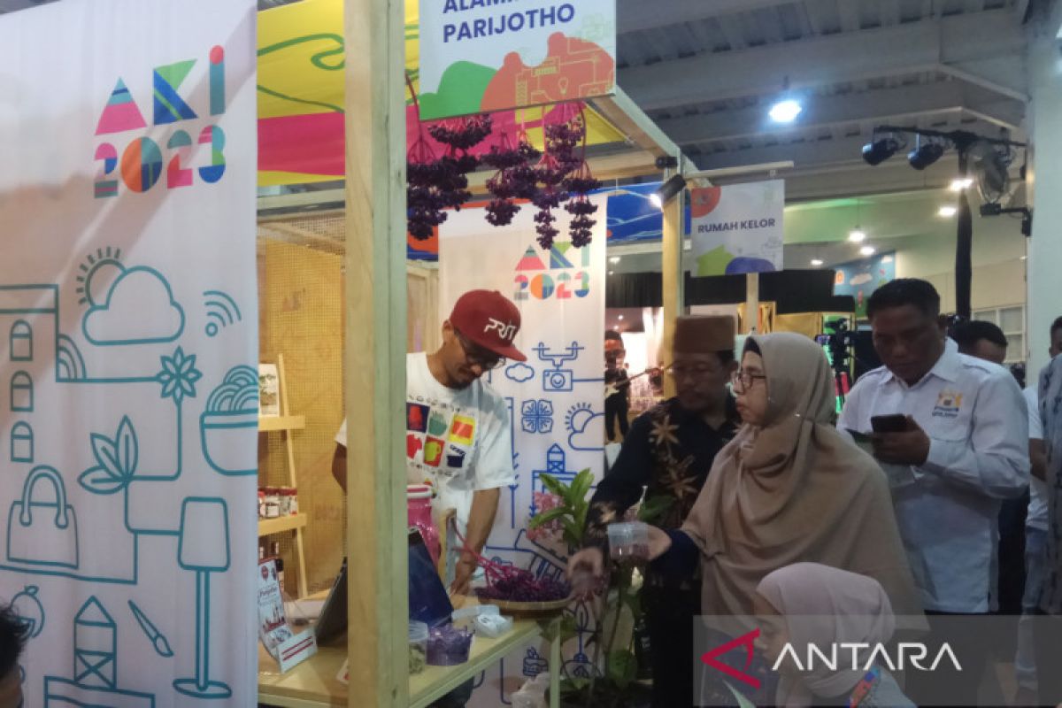 Puluhan pelaku ekonomi kreatif tampil di pameran AKI Kudus