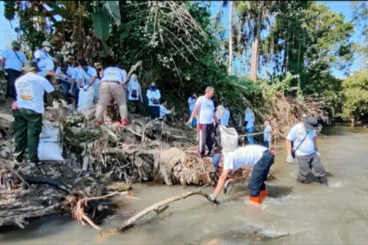 "Gerak Bening" Rawa Pening gagasan PLN libatkan ratusan sukarelawan