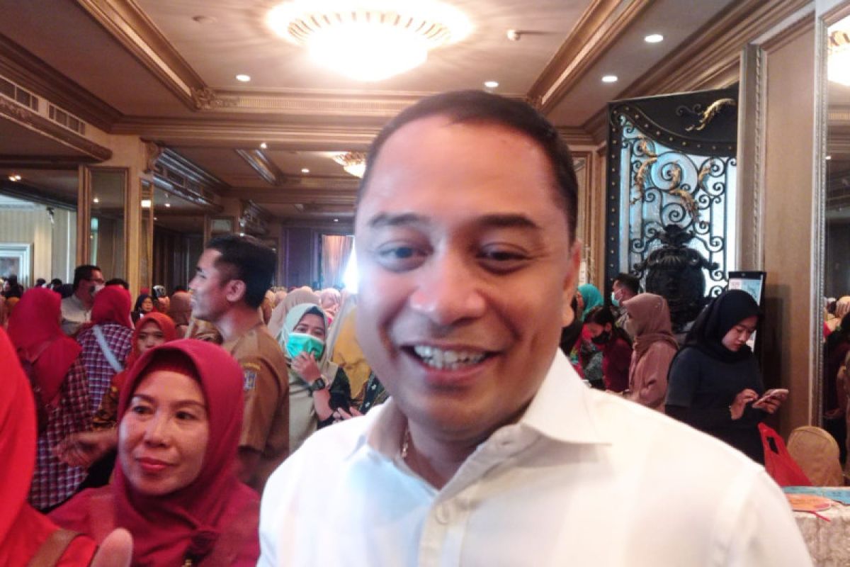 Wali Kota Surabaya minta suporter bentangkan bendera Palestina di GBT