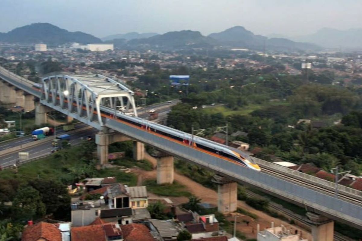 Peluncuran Kereta Cepat Jakarta-Bandung bakal sesuai jadwal