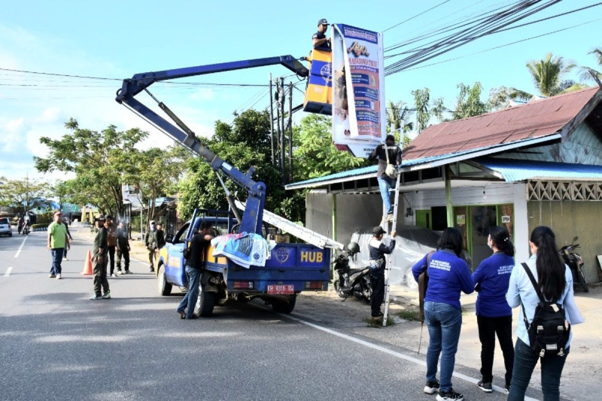 Penilaian Kota Layak Anak, sejumlah iklan rokok di Kapuas ditertibkan