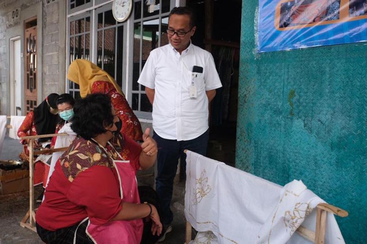 Penyandang disabilitas Kota Magelang dilatih membatik