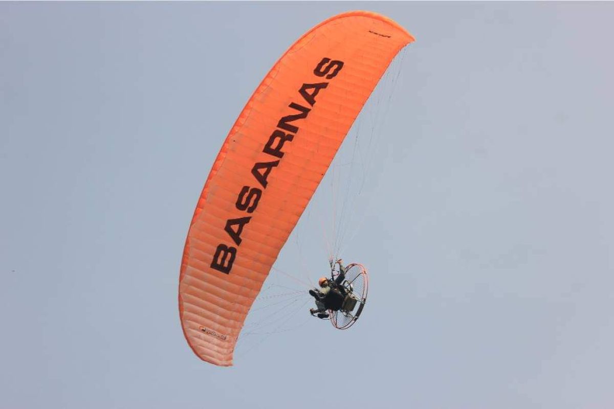 Basarnas Lampung terjunkan paramotor guna pantau peserta WSL Krui Pro