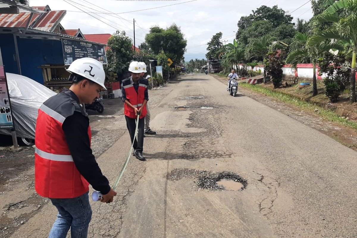 Pemprov Sulsel rekonstruksi  jalan rusak Tanabatue-Sanrego di Bone