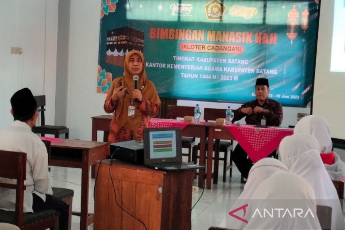 Kemenag Batang berangkatkan 39 calon haji Kloter Sapu  Jagat