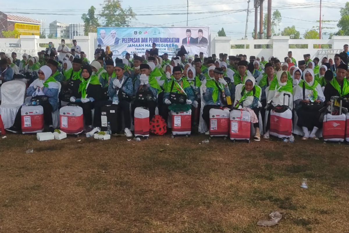 Bupati Lombok Tengah meminta jamaah calon haji doakan kemajuan daerah