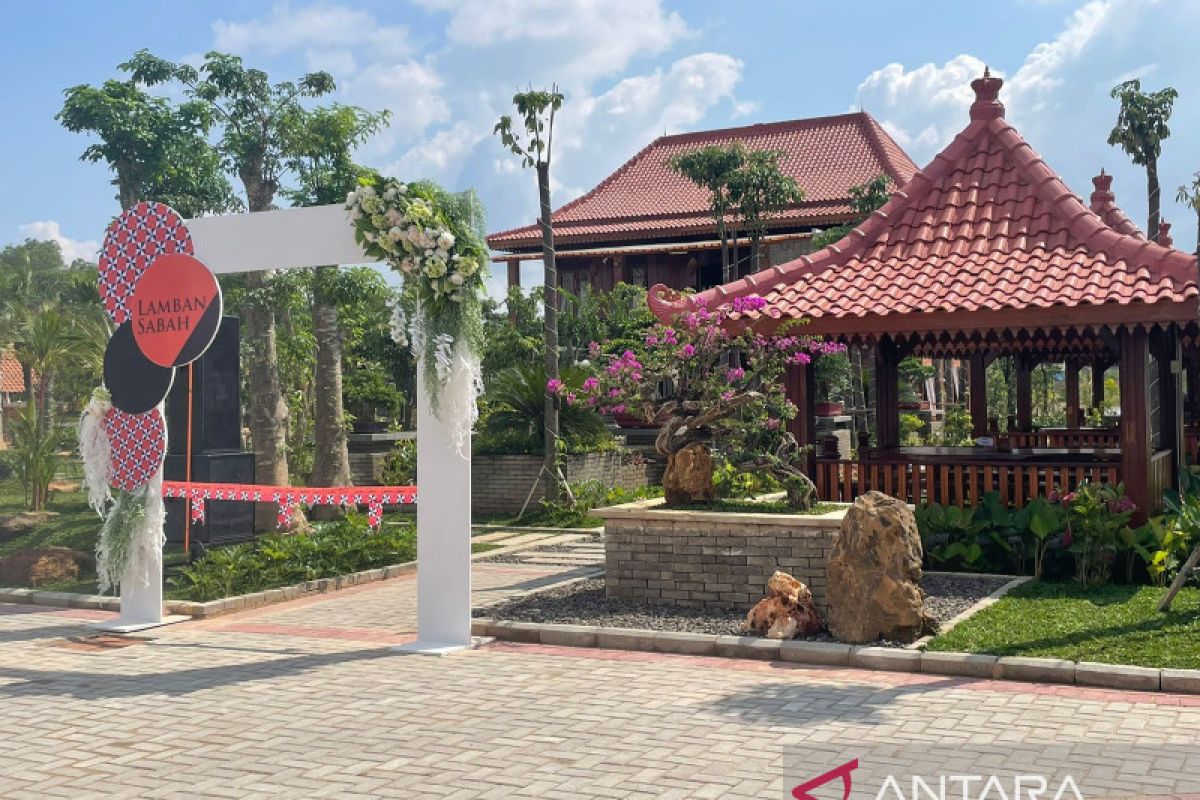 Lamban Sabah Resto hadirkan makanan Gulai Taboh dan nuansa persawahan