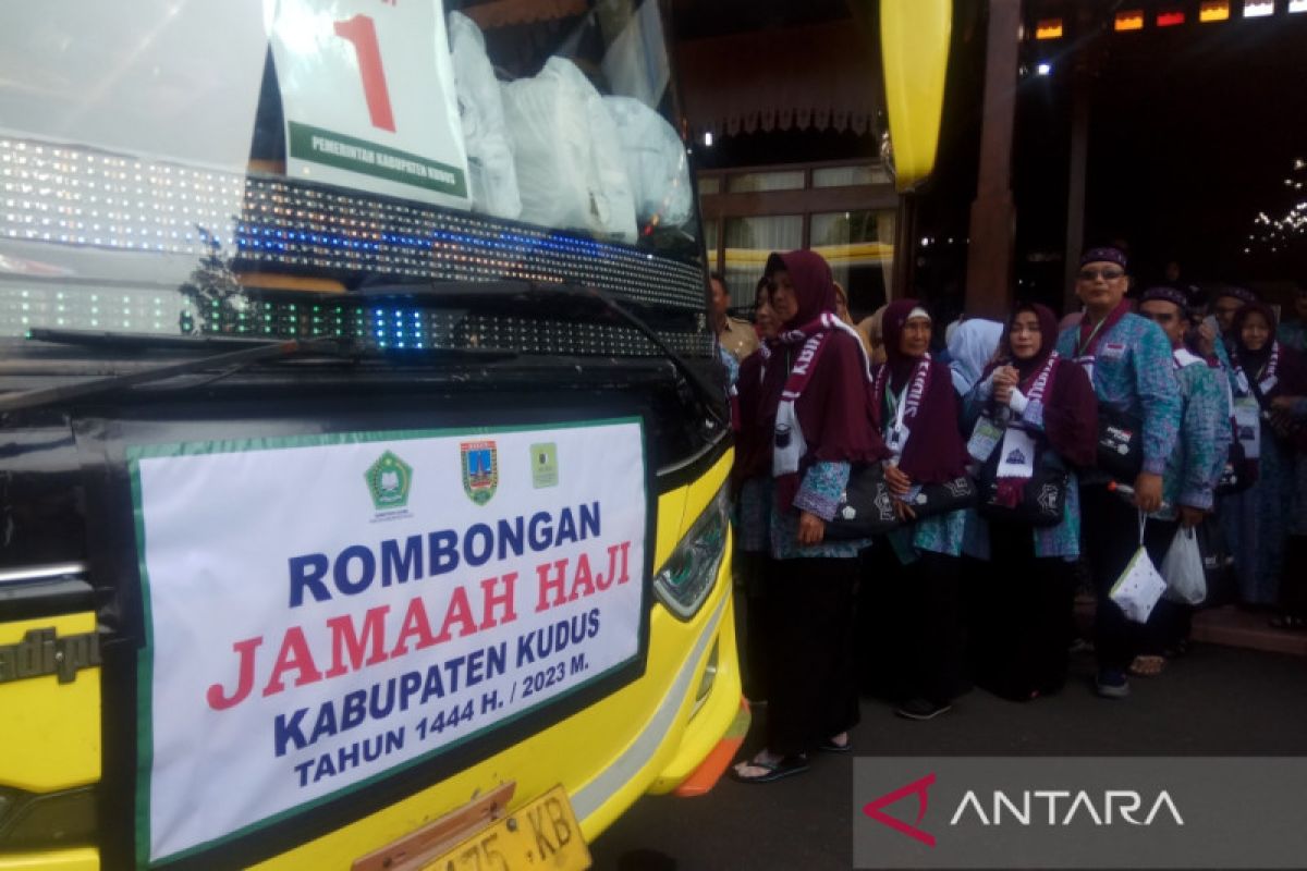 1.317 calon haji asal Kudus berangkat ke Tanah Suci