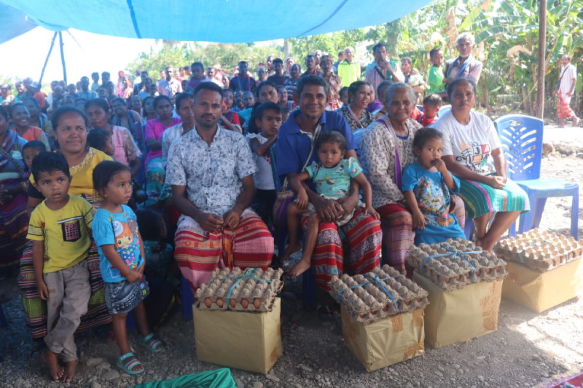 Bupati Masneno serahkan bantuan makanan tambahan bagi anak stunting