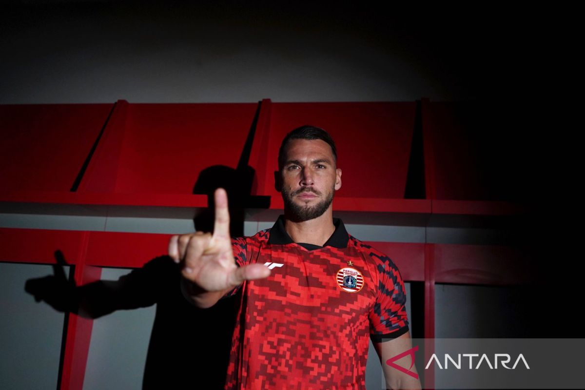 Simic reuni dengan Persija usai resmi teken kontrak