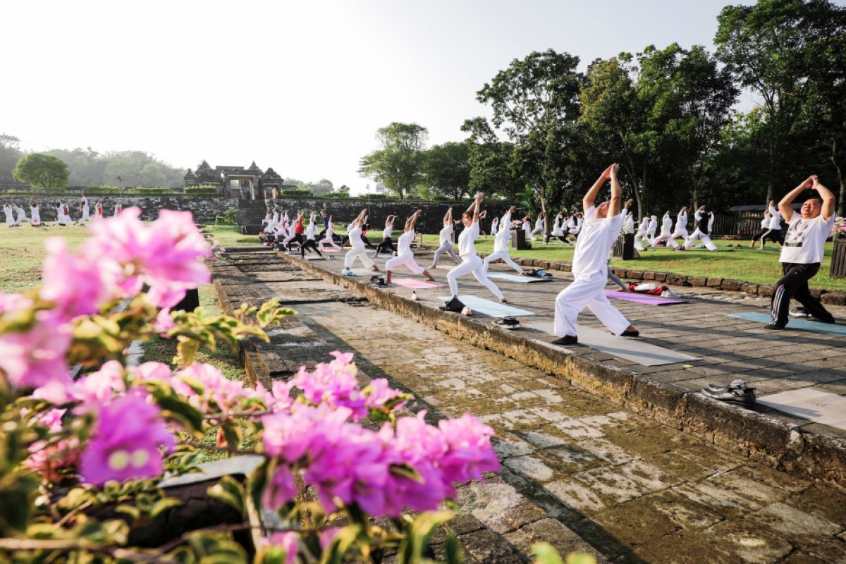 TWC gelar Dharma Yoga di Candi Keraton Ratu Boko