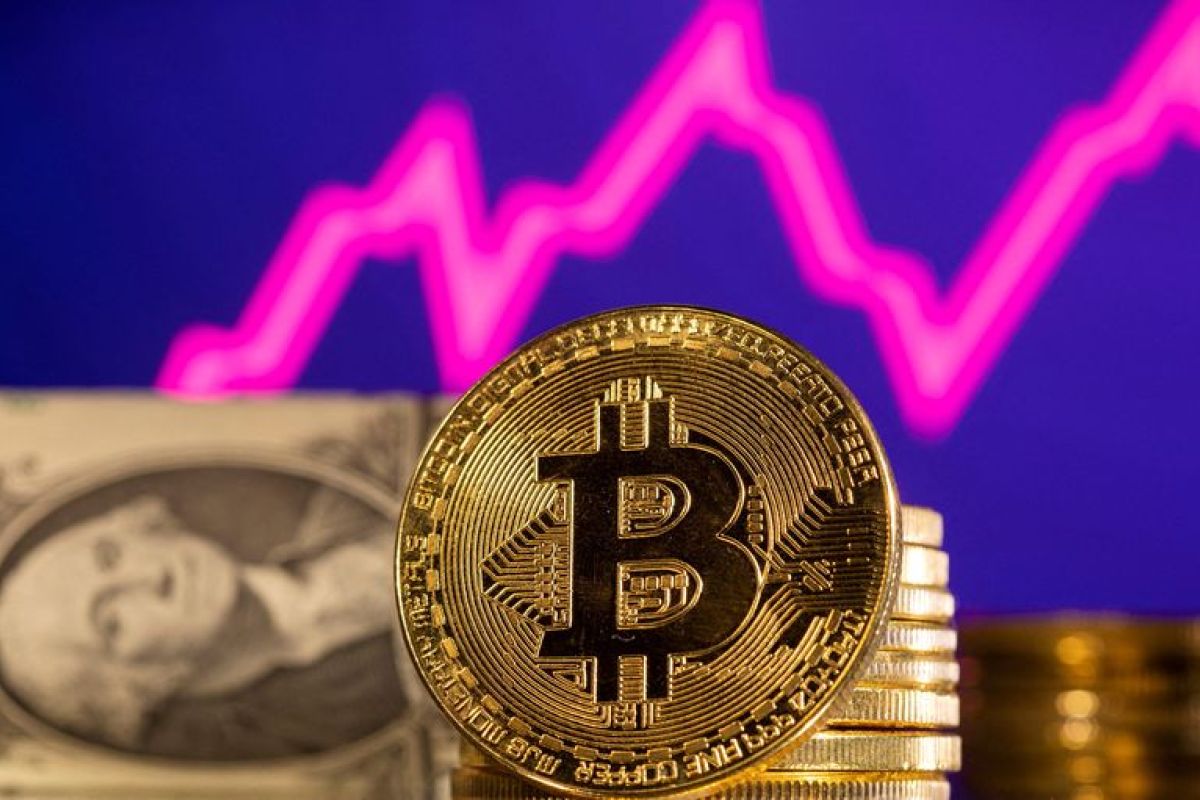 Bitcoin lesu didorong perubahan "outlook" suku bunga AS