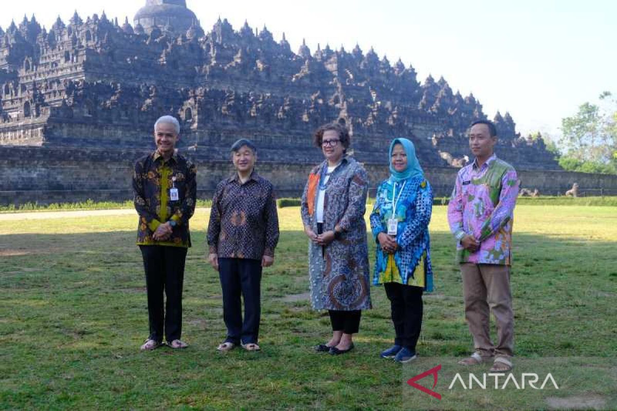 Kaisar Jepang mengunjungi Candi  Borobudur