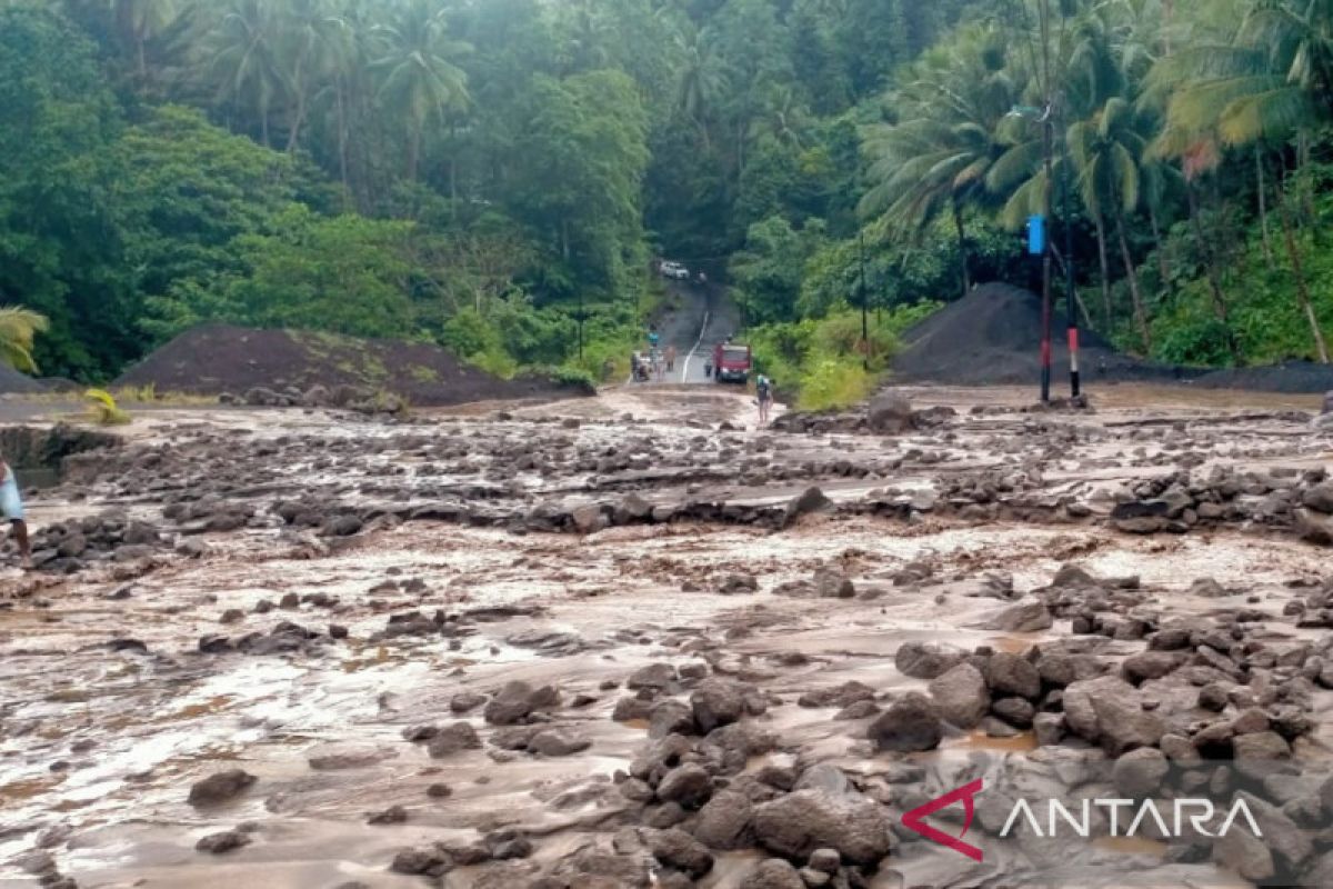 Pemerintah ingatkan warga sekitar Kali Keting Tatahadeng tetap waspada