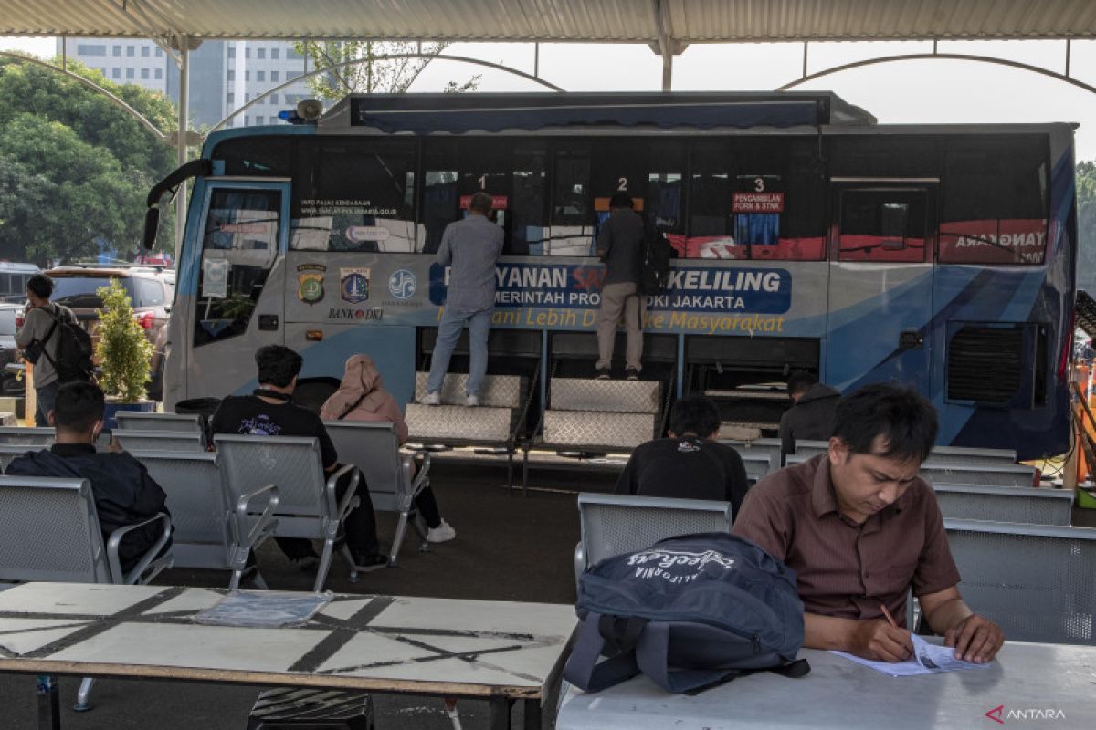 Gerai Samsat Keliling Jadetabek ada yang buka hingga malam