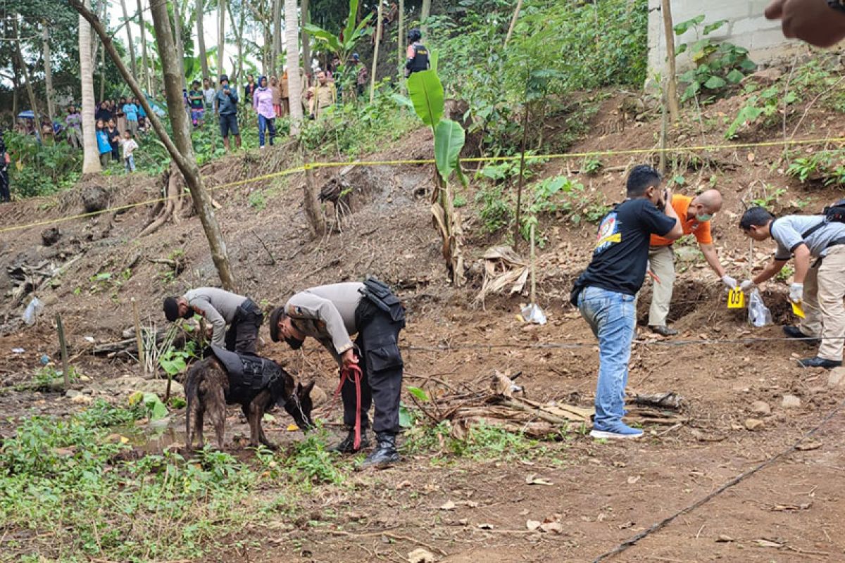 Polresta  Banyumas sisir kembali lokasi penemuan kerangka bayi