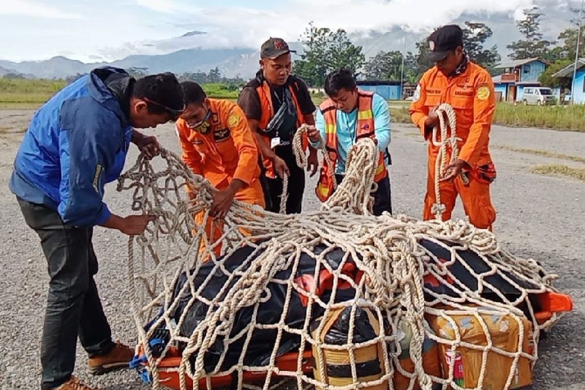 Tim SAR gabungan masih berupaya mencapai lokasi pesawat PK-SMW