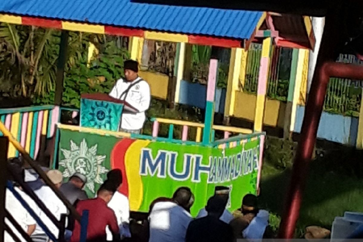 Warga persyarikatan Muhammadiyah Biak Numfor laksanakan shalat Idul Adha