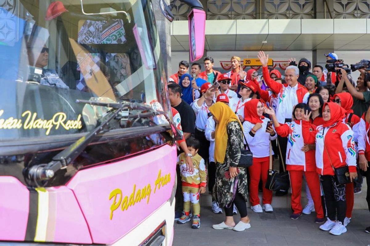 Gubernur  Jateng minta kontingen Fornas berkompetisi dengan gembira