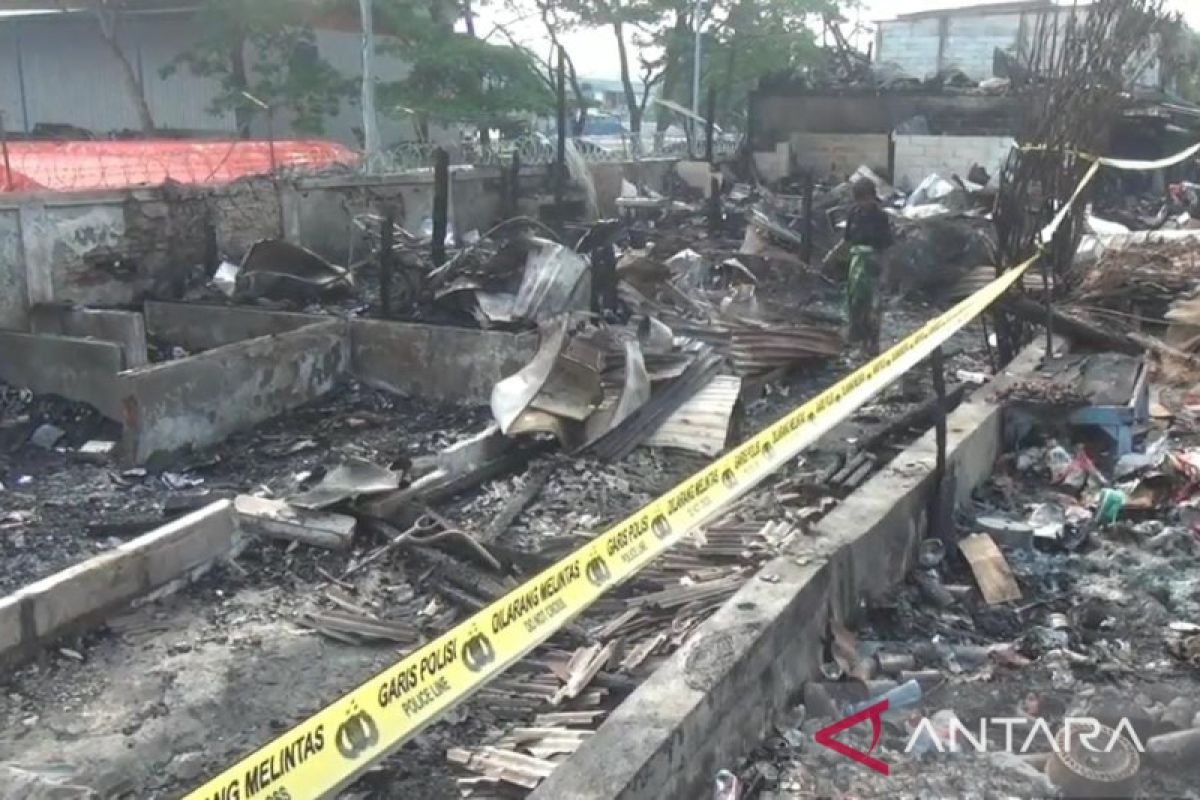 Korban kebakaran di bantaran rel kereta api harapkan bantuan seragam sekolah