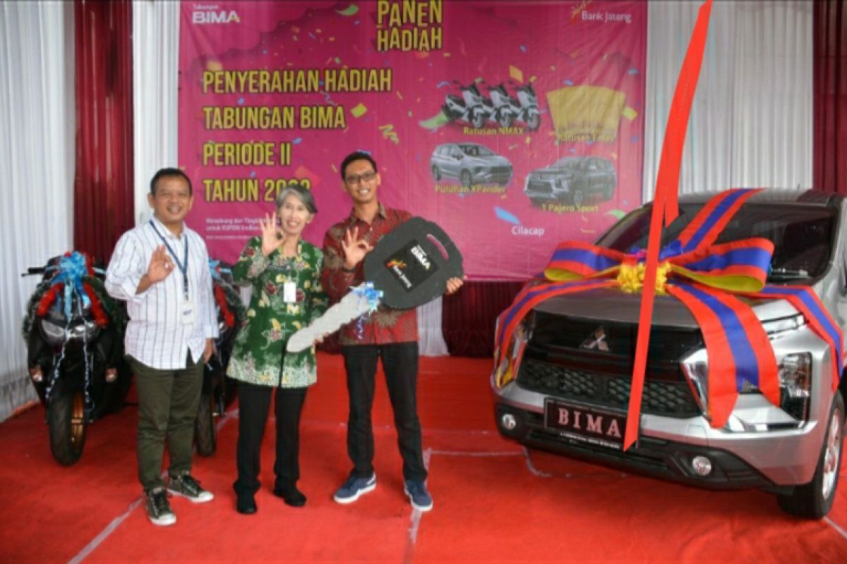 Perangkat desa di Cilacap raih mobil Xpander dari Bank Jateng