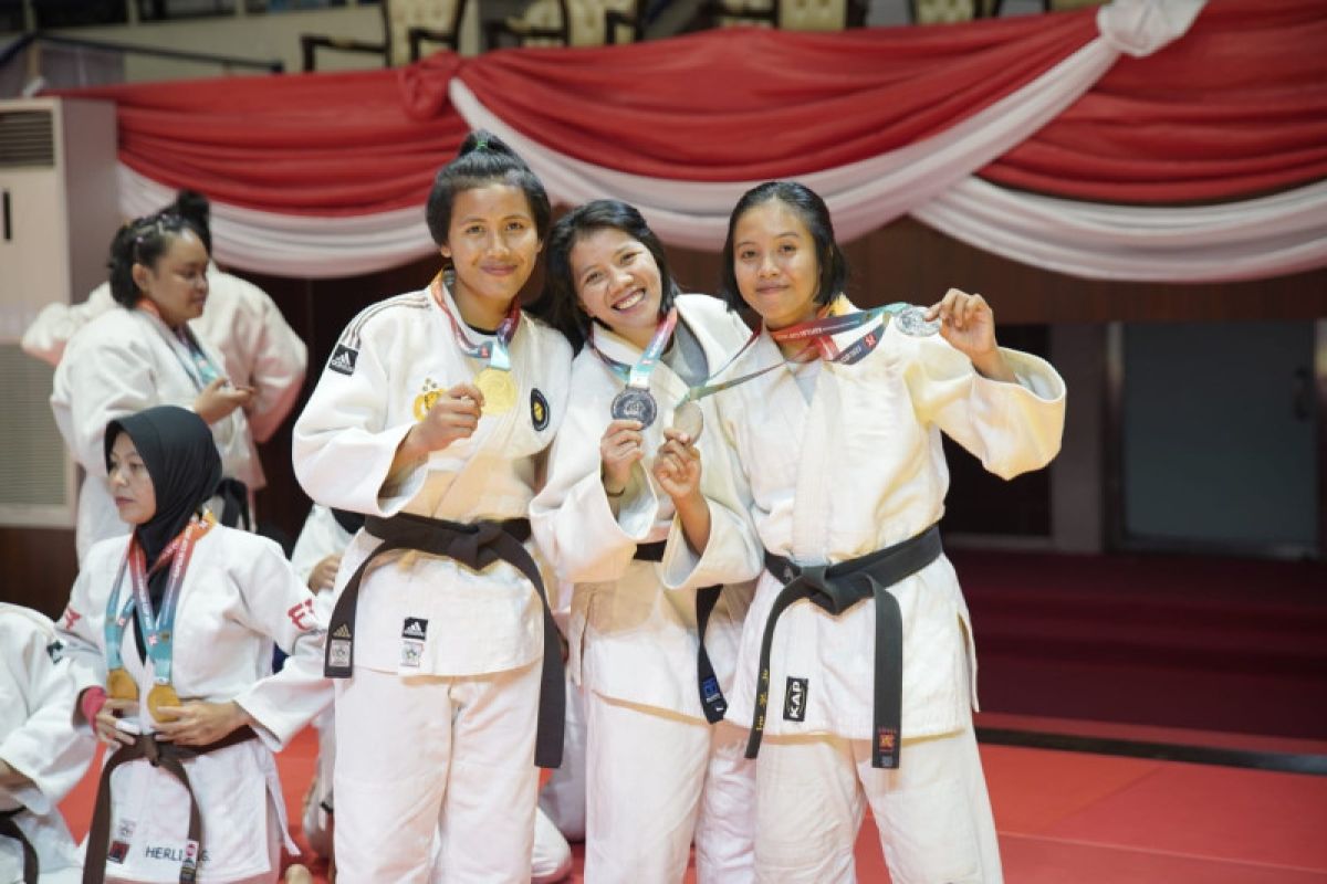 Tiga atlet judo Polwan Polda Kaltara raih Juara Kapolri Cup