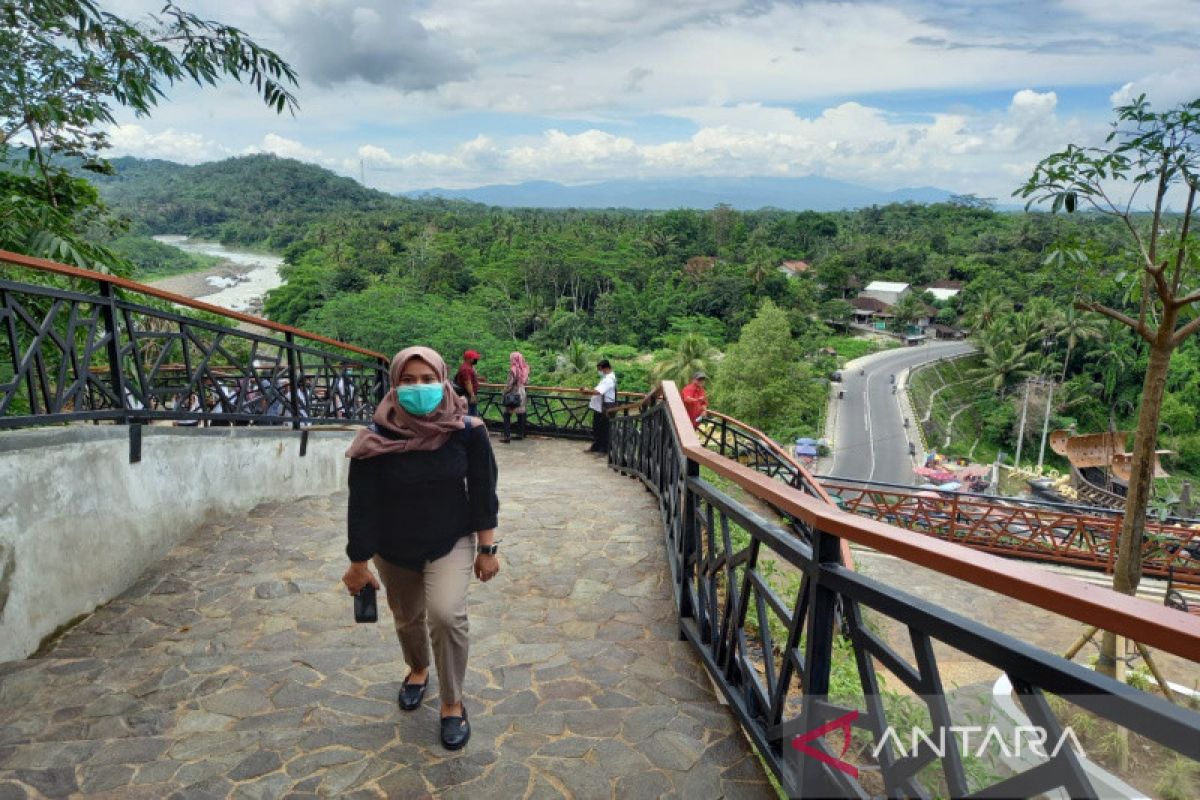 Dinas Kebudayaan Kulon Progo buka penawaran sewa pengelolaan Gerbang Samudra Raksa