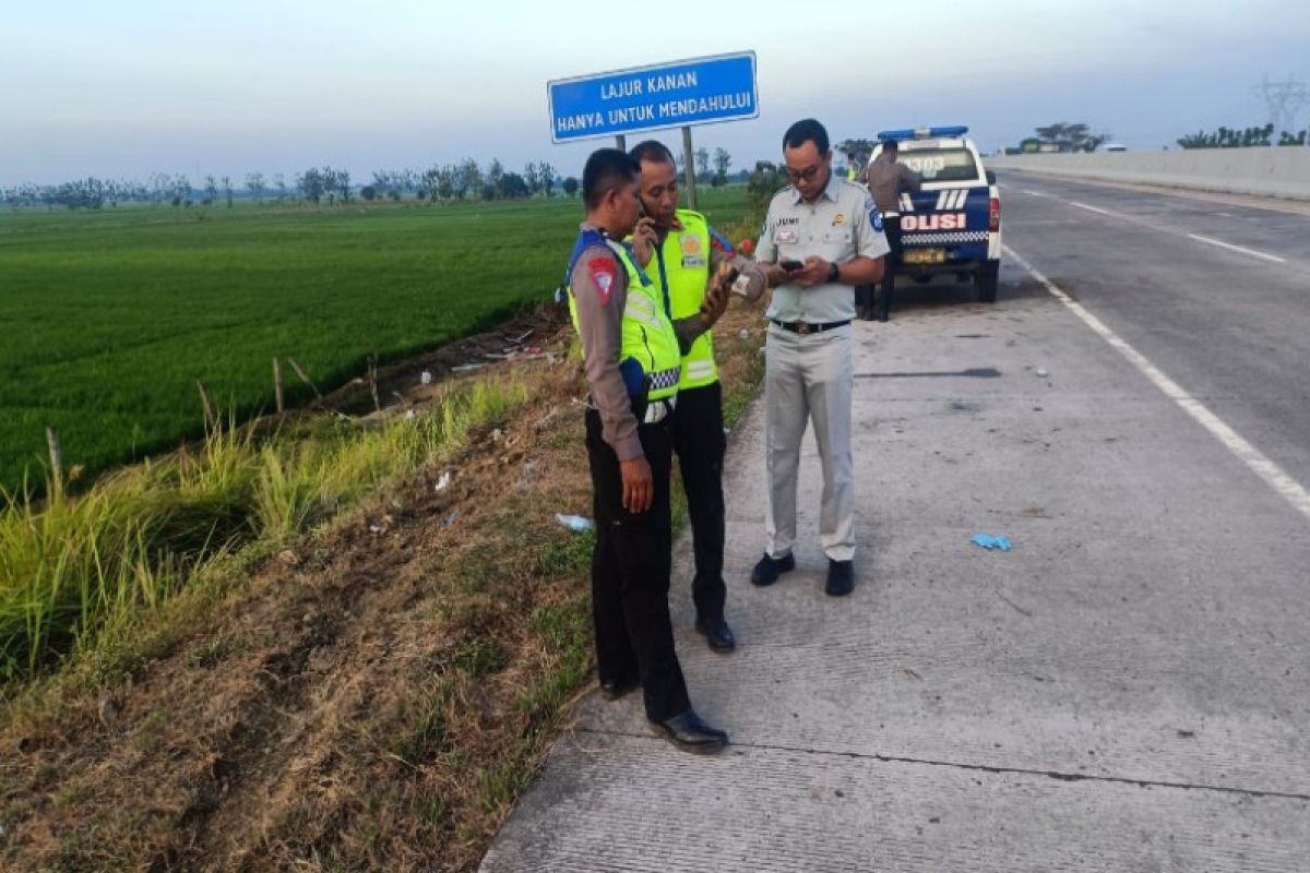 Bus Agra Mas kecelakaan di Tol Pejagan - Pemalang, dua penumpang tewas