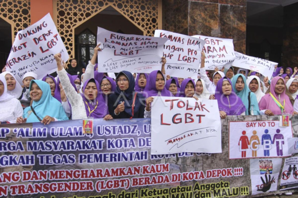 MUI ingatkan pemerintah untuk melarang pertemuan LGBT