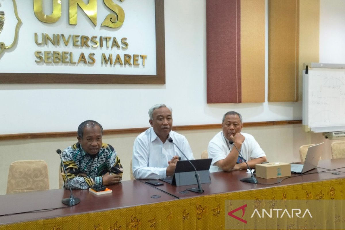 Menteri Pendidikan copot gelar guru besar mantan pimpinan  MWA UNS