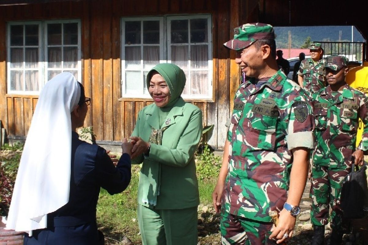 Danrem 172/PWY silaturahmi dengan tokoh agama dan Kesusteran Oksibil