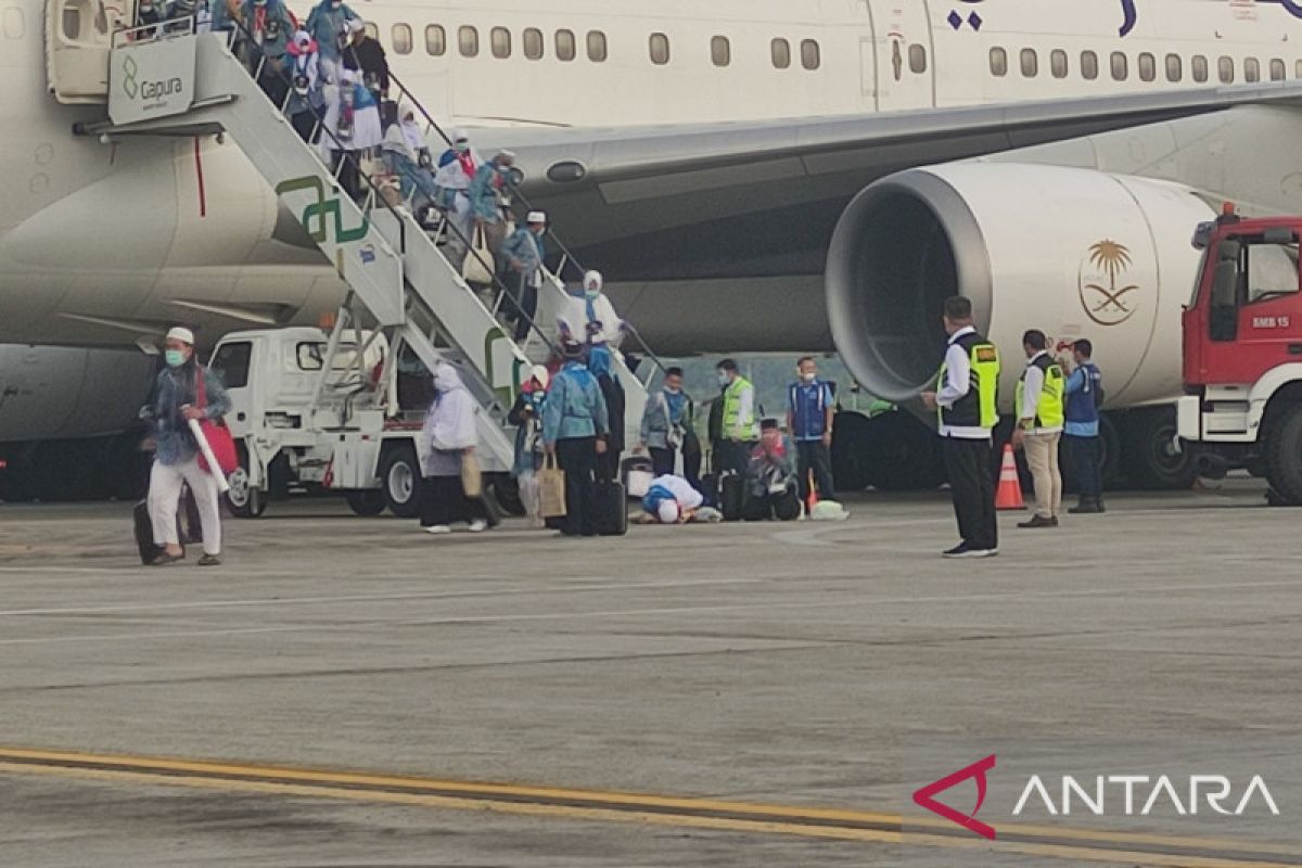 Bandara SMB II layani rute penerbangan baru ke Medan dan Yogyakarta