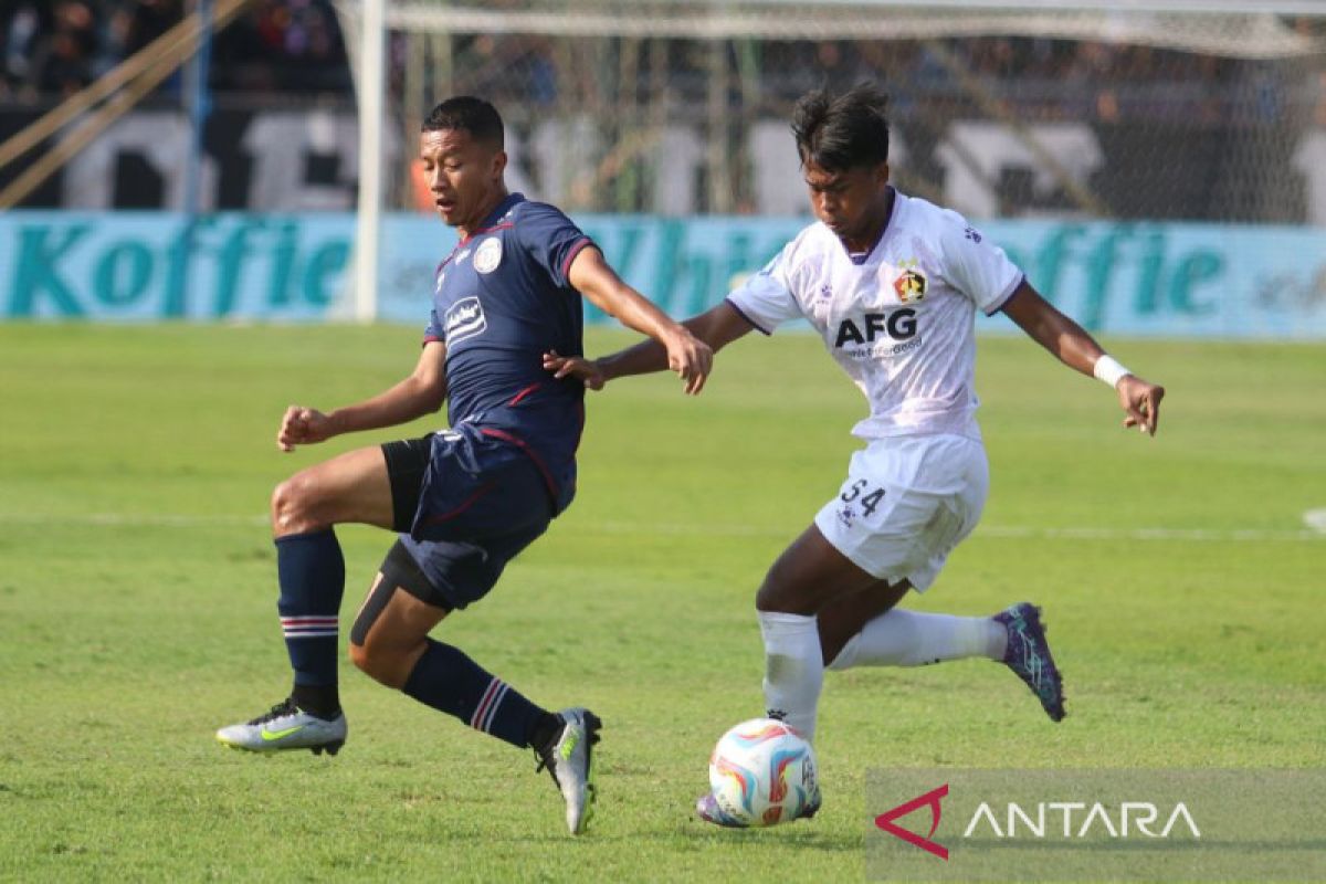 Arema kejar poin lawan Persik agar keluar dari zona degradasi