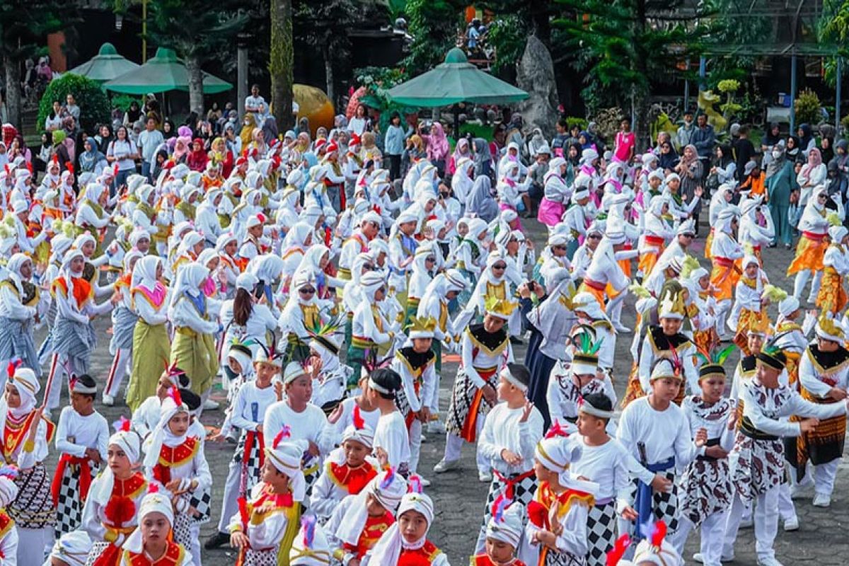 Wali Kota Magelang ajak generasi muda lestarikan budaya lokal